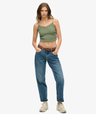 Top corto con spalline e bordi in pizzo Athletic Essentials